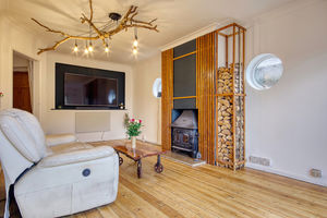 Lounge/Diner- click for photo gallery